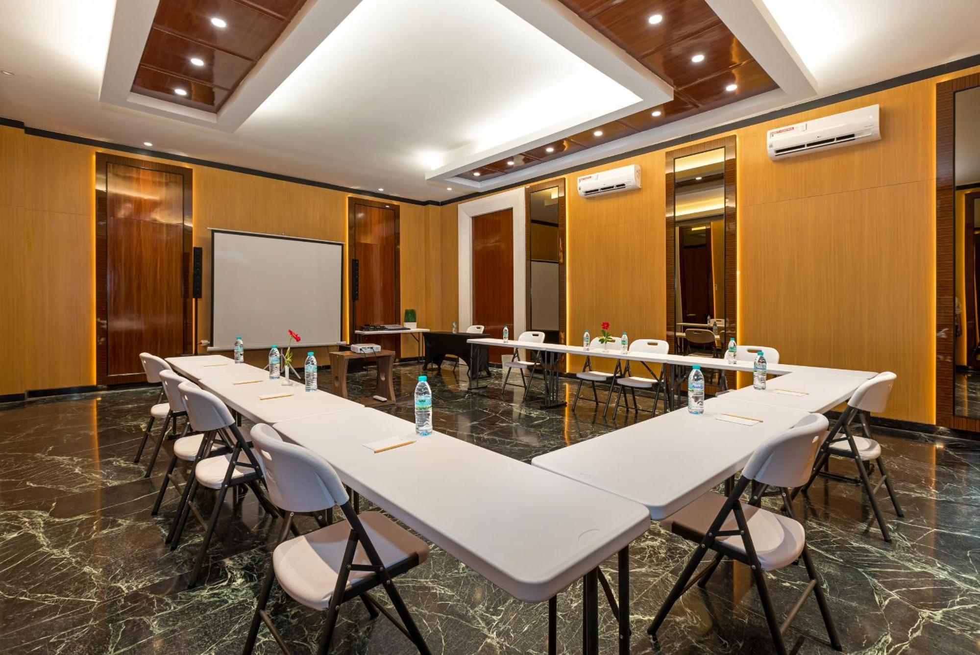 Boss Legian Hotel Powered By Archipelago Zewnętrze zdjęcie